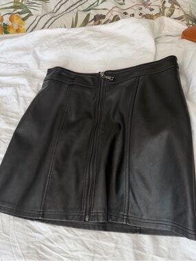 Guess Black Faux Leather Mini Skirt with Front Zip